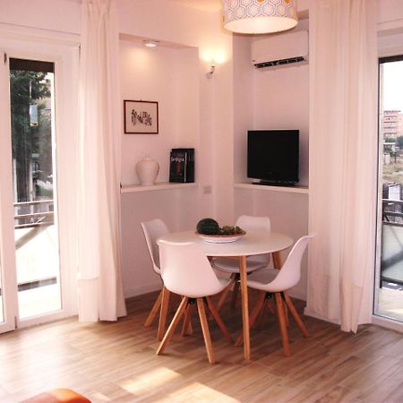 Bright Apartment Cagliari Bagian luar foto