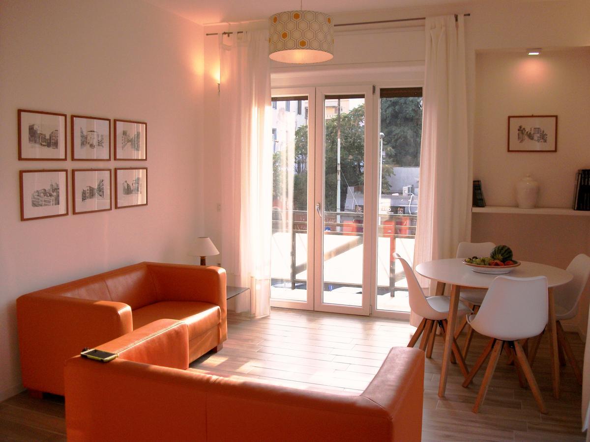 Bright Apartment Cagliari Bagian luar foto